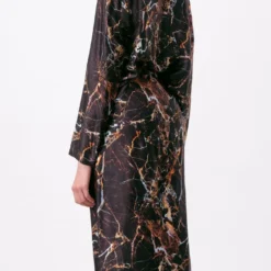 DRYKORN Bleistifrock In Midilänge In Viskose-Satin Schwarz -Günstiges Drykorn Geschäft 10 66 152177 66416 SODANA 1000 03 aa891f9c1640236d1aae64a3bb20bf35a09ffe51 720x1080