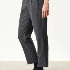 DRYKORN Bundfaltenhose Mit Elastischem Bund In Softem Woll-Flanell Grau -Günstiges Drykorn Geschäft 10 80 120182 80663 DISPATCH 0 6100 04 e87704ee116b579c22a95cd87f43cc7fb892762f 720x1080