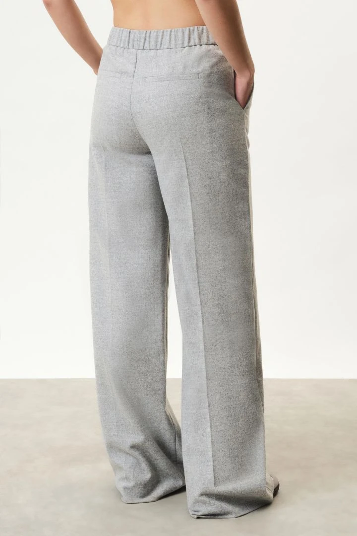 DRYKORN Schlupfhose Im Marlenehosenlook In Softem Woll-Flanell Grau 5 DRYKORN Schlupfhose Im Marlenehosenlook In Softem Woll-Flanell Grau – Bild 3