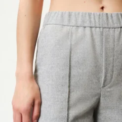 DRYKORN Schlupfhose Im Marlenehosenlook In Softem Woll-Flanell Grau 12 DRYKORN Schlupfhose Im Marlenehosenlook In Softem Woll-Flanell Grau -Günstiges Drykorn Geschäft 10 80 120182 80745 EARN 6601 05 ec84dcfc53d7442cb8b8cacffa1dc6b36855a43f 720x1080
