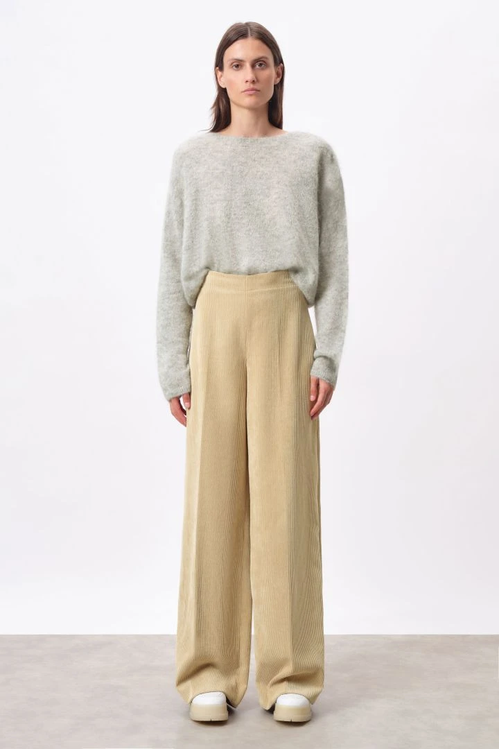 DRYKORN Marlenehose Mit Angeschnittenem Bund Aus Cord Braun 4 DRYKORN Marlenehose Mit Angeschnittenem Bund Aus Cord Braun – Bild 2