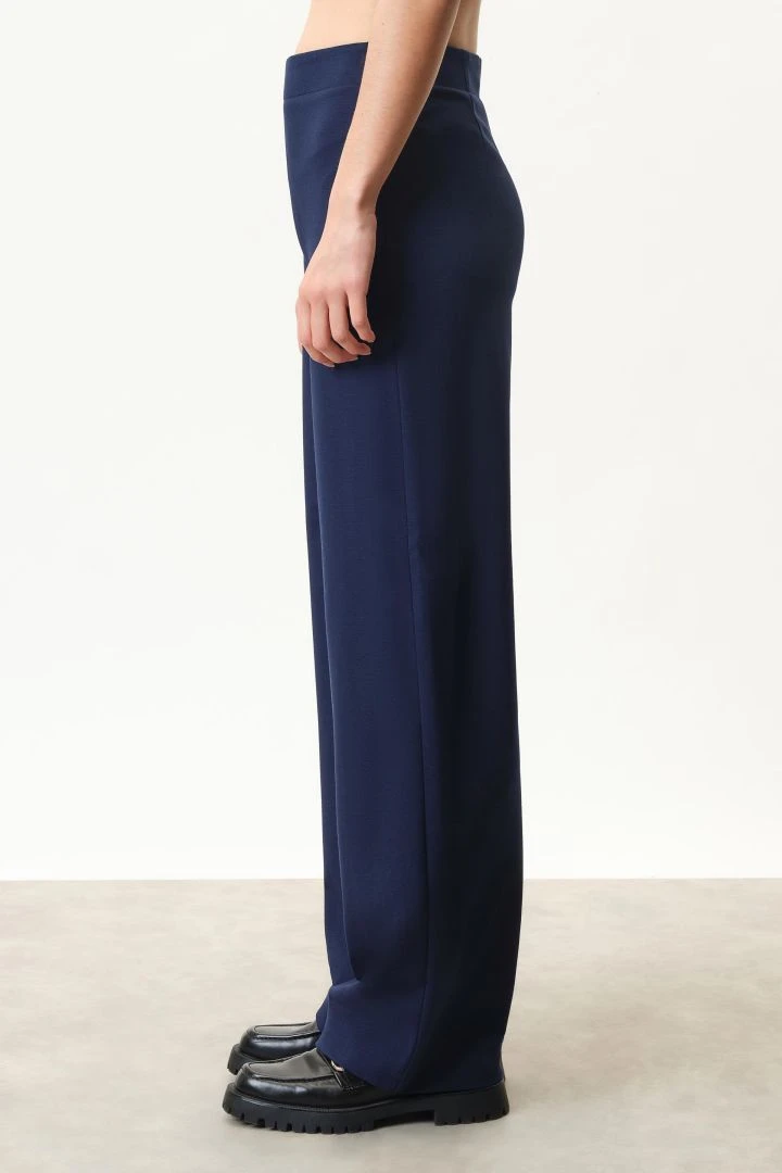 DRYKORN Hose Mit Barrel-Leg In Softem Jersey Blau 6 DRYKORN Hose Mit Barrel-Leg In Softem Jersey Blau – Bild 4