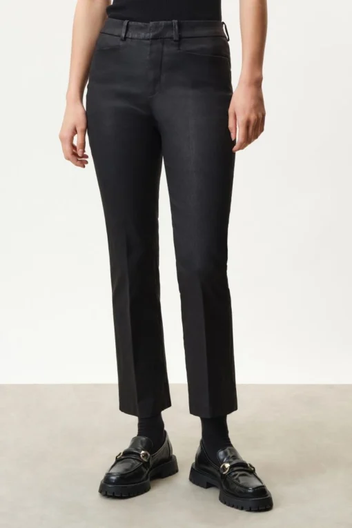 DRYKORN Verkürzte Hose Mit Geradem Bein In Lederoptik Schwarz -Günstiges Drykorn Geschäft 10 80 156012 80609 BASKET 1000 01 11ea490e8b8d5dffe73a2b325dc28a8700698ea5 720x1080