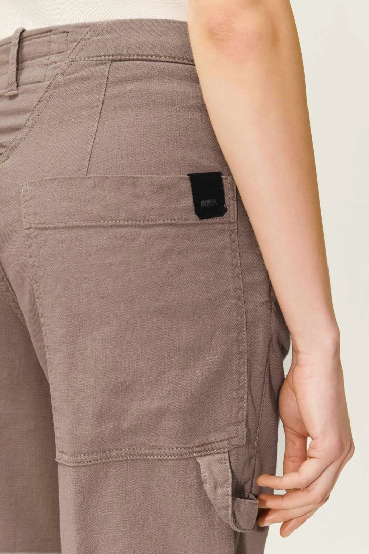 Bundfaltenhose In Strukturiertem Leinen-Baumwollmix Braun 7 Bundfaltenhose In Strukturiertem Leinen-Baumwollmix Braun – Bild 5