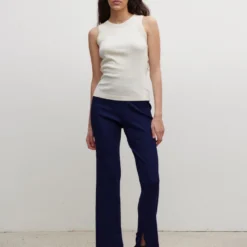 Strickhose In Gerippter Viskose Blau -Günstiges Drykorn Geschäft 10 80 420088 80718 ZONE 3303 02 22bb121a2a0f6a5e4ceb5586706de6f76351f5de 720x1080