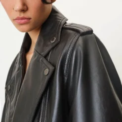 Oversize-Perfecto Lederjacke In Nappaleder Mit Glänzender Oberfläche Schwarz -Günstiges Drykorn Geschäft 10 84 180057 84401 VROCK 1000 04 549df125481f4121cfcea99ba941c934e99aaa21 720x1080