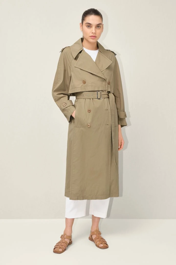 DRYKORN Klassischer Trench Mit Weitem Raglanärmel Braun 6 DRYKORN Klassischer Trench Mit Weitem Raglanärmel Braun – Bild 4