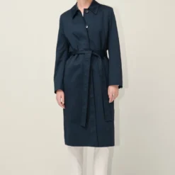 DRYKORN Mantel Mit Bindegürtel In Baumwoll-Gabardine Blau -Günstiges Drykorn Geschäft 10 85 122112 85295 ORHILL 3000 02 be528a0d62148e604b78c56afc70fdd07e227f5a 720x1080