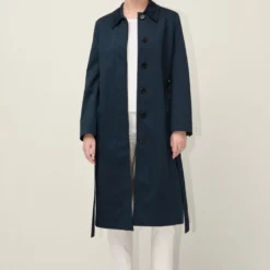 DRYKORN Mantel Mit Bindegürtel In Baumwoll-Gabardine Blau -Günstiges Drykorn Geschäft 10 85 122112 85295 ORHILL 3000 06 965886e6cb2d7daad713ca41f2543be05132e3f8 720x1080