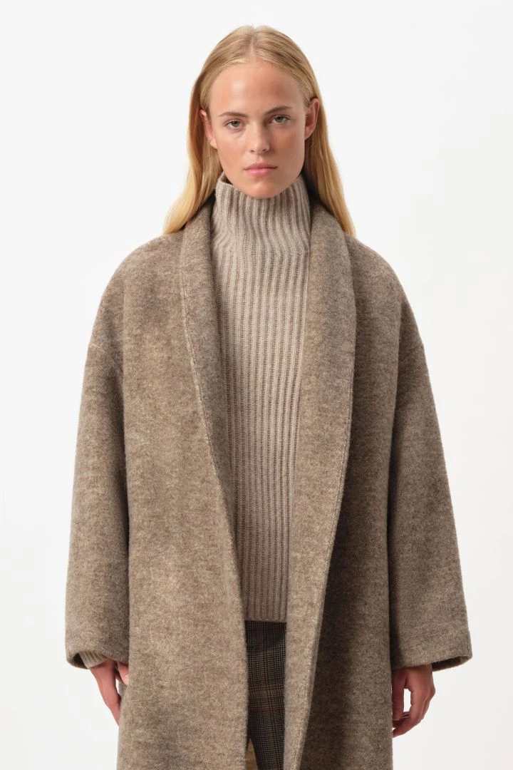 Lässiger Hüllenmantel In Weicher Rhönschaf Schurwolle Braun 3 Lässiger Hüllenmantel In Weicher Rhönschaf Schurwolle Braun