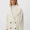 Bouclé Cabanjacke Off_white -Günstiges Drykorn Geschäft 10 85 150131 85288 RUNCOM 1902 01 dd1a6a11c9027451e6c9b67a8270ca3b29cc04e1 720x1080
