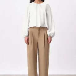 DRYKORN Bluse Mit Ballonsaum Und Ballonärmel In Popelin Weiß -Günstiges Drykorn Geschäft 10 87 124120 87515 LEFAELA 6000 02 5f979659b574ce3a731bcfe13b6363a5cb4fbc9c 720x1080