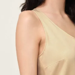 DRYKORN Top Aus Fließendem Cupro Braun -Günstiges Drykorn Geschäft 10 87 130005 87501 EINAR 1816 05 d0cd2a43ebd589afdcf05c4c285536aa3ad1f6b4 720x1080