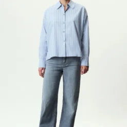 DRYKORN Hemdbluse In Baumwoll-Popelin Mit Streifen Blau -Günstiges Drykorn Geschäft 10 87 144056 87370 CLOELIA 3702 02 da5f7a34fb153d03d5de28a047be109f867a8ac6 720x1080