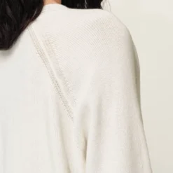 V-Neck Pullover Mit Raglanärmel Off_white -Günstiges Drykorn Geschäft 10 88 420111 88528 LYNETTE 1907 04 1c0f788288c080a1cae0ac8856e102e69462a103 720x1080