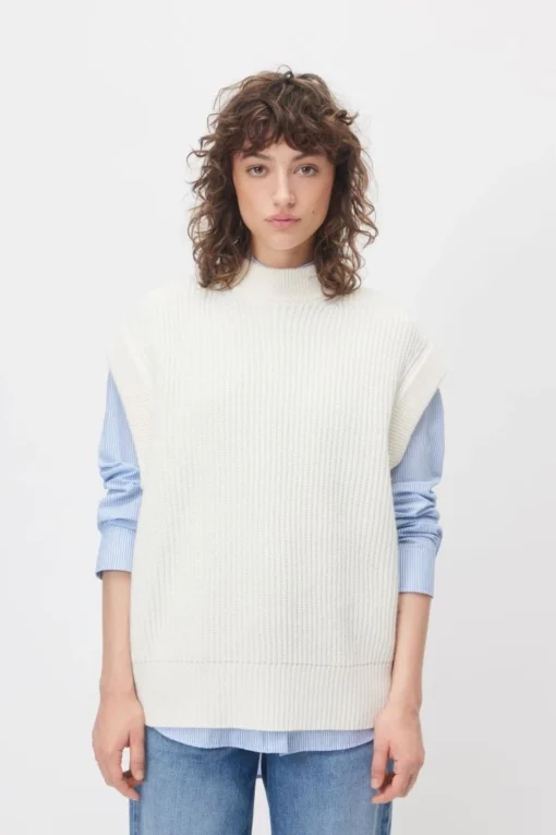 Pullunder In Woll-Alpaka-Mix Off_white -Günstiges Drykorn Geschäft 10 88 422001 88469 TILANI 1900 01 69f439dea77d57b9e8fc846296d24513ae358831 720x1080