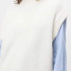 Pullunder In Woll-Alpaka-Mix Off_white -Günstiges Drykorn Geschäft 10 88 422001 88469 TILANI 1900 04 7e6022829ec70eca0414150623ca368e933f8986 720x1080