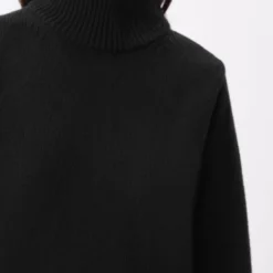 Oversize Rollkragenpullover Mit Weiten Ärmeln In Schurwolle Schwarz -Günstiges Drykorn Geschäft 10 88 422020 88578 JILDA 1000 04 946208e7374ff85708e77397e74c2e1fea628ad4 720x1080