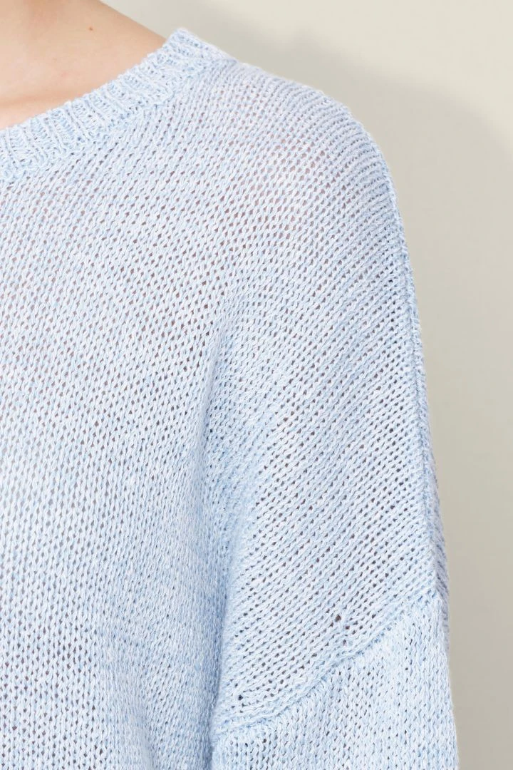 DRYKORN Verkürzter Egg-Shape Pullover Blau 6 DRYKORN Verkürzter Egg-Shape Pullover Blau – Bild 4