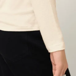 Schmales Longsleeve In Modal-Rippe Off_white -Günstiges Drykorn Geschäft 10 89 520095 89749 BAJARI 1907 05 e43834fc3b963ba2e43d04aa00a6c47a73b49143 720x1080