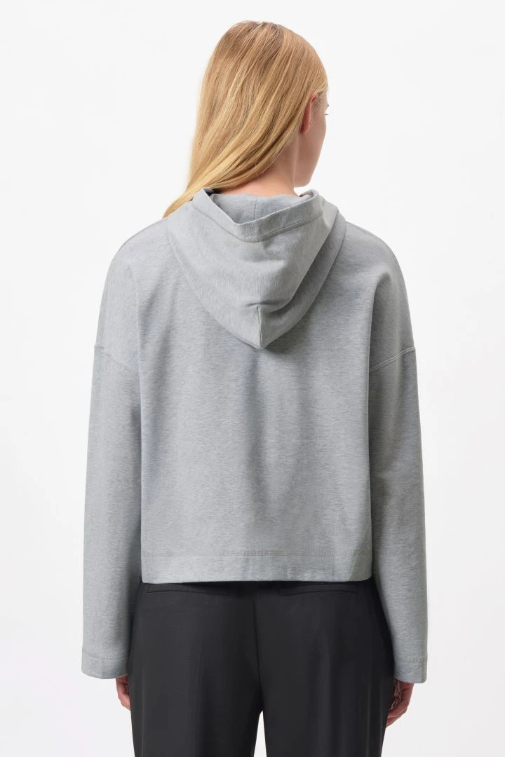 DRYKORN Verkürzter Hoodie In Softer Bio Baumwolle Grau 5 DRYKORN Verkürzter Hoodie In Softer Bio Baumwolle Grau – Bild 3